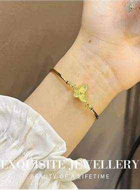 法式复古金色钛钢手链女小众设计高级感手镯轻奢精致百搭手饰