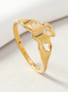 时尚新款不锈钢饰品个性设计爱心镂空几何戒指镀18k金钛钢戒指