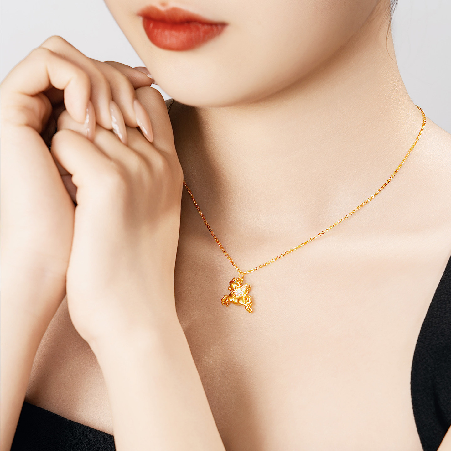 水贝黄金官方旗舰店足金999粉翼金驹吊坠项链珐琅飞马属相送女友,淘宝优惠券,粉丝福利购,淘宝优惠卷