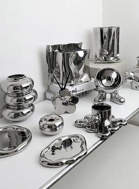 孟菲斯时尚轻奢电镀银色陶瓷花瓶摆件收纳杯酒架桌面花器ins新款