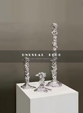 不寻常的可访问豪华现代模型室客厅和餐厅银烛台水果盘水晶球组合