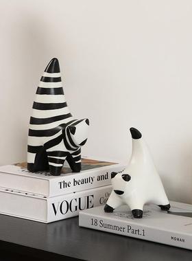 波点猫小众高级感艺术摆件轻奢高档软装客厅家居电视柜酒柜装饰品