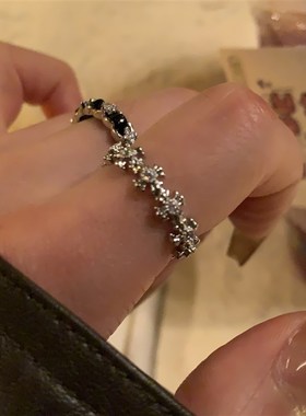 黑色穿绳设计~十字素圈指环高级感戒指女小众设计时尚个性食指戒