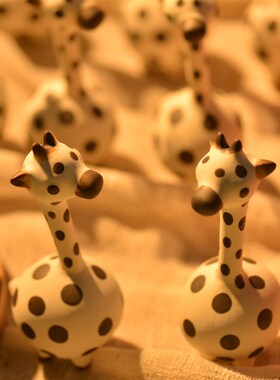 陶瓷长颈鹿手工小摆件办公室电脑桌面装饰手作艺品可爱卡通好物