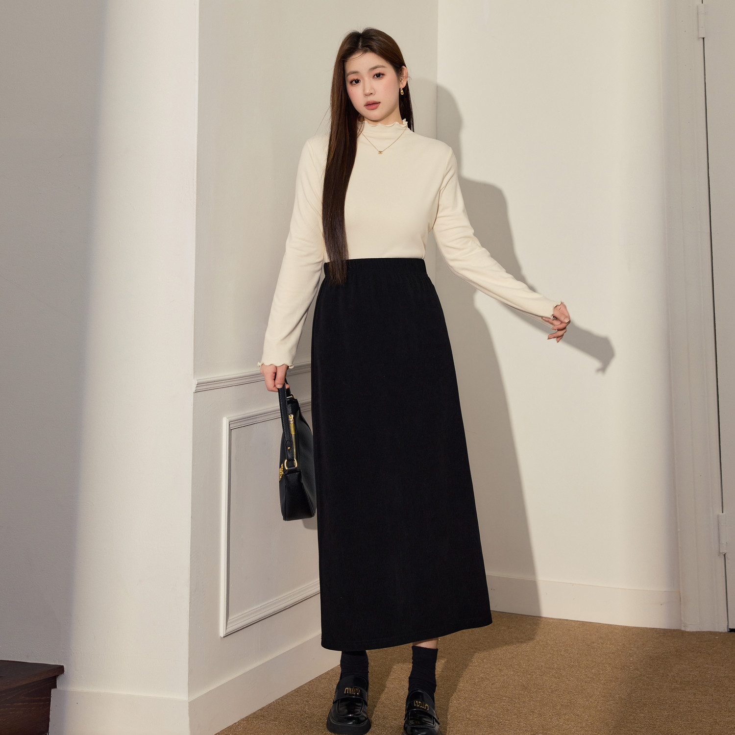 蓝语大码女装气质黑色灯芯绒半身裙2025冬新款高腰显瘦开叉中长裙,淘宝优惠券,粉丝福利购,淘宝优惠卷