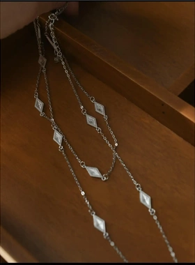 2025年新款中古金色双面菱格项链新中式简约小众长款叠戴毛衣链