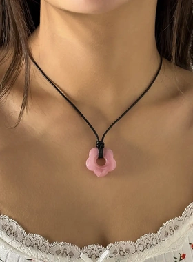 欧美饰品 简约蜡线田园风花朵吊坠项链女 度假风镂空花纹项饰