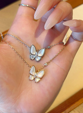 韩秀娜轻奢蝴蝶项链女士镀18k金白贝母锁骨链高级感精致百搭颈链