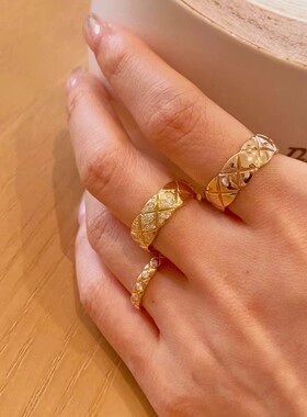 韩秀娜jennie同款菱格纹戒指女镀18k玫瑰金食指叠戴指环情侣对戒