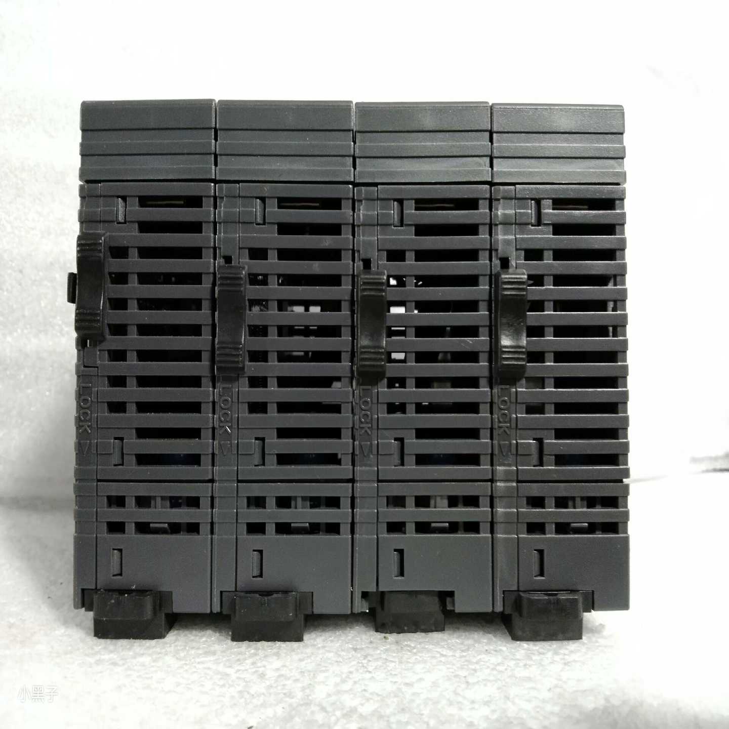 基恩士模块KV-LE21V实物图成色漂亮功能完好需要--议价商品 - 图1