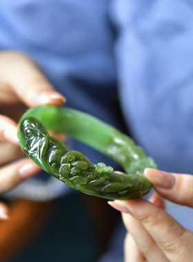 和田玉碧玉连年有余手镯雕花镯