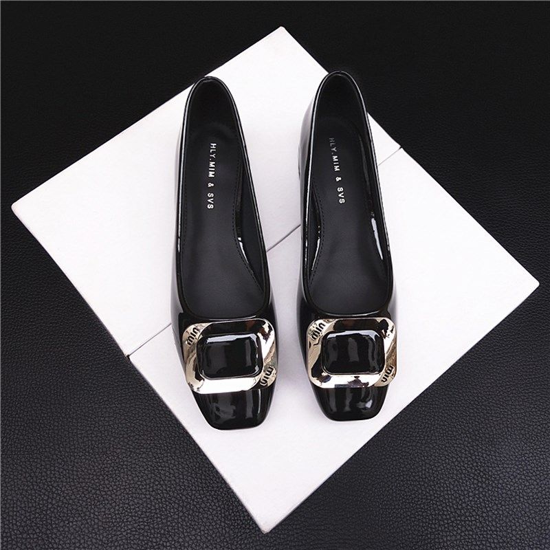 法式方头浅口单鞋女平跟2025年春新款方扣平底鞋气质瓢鞋红色婚鞋,淘宝优惠券,粉丝福利购,淘宝优惠卷