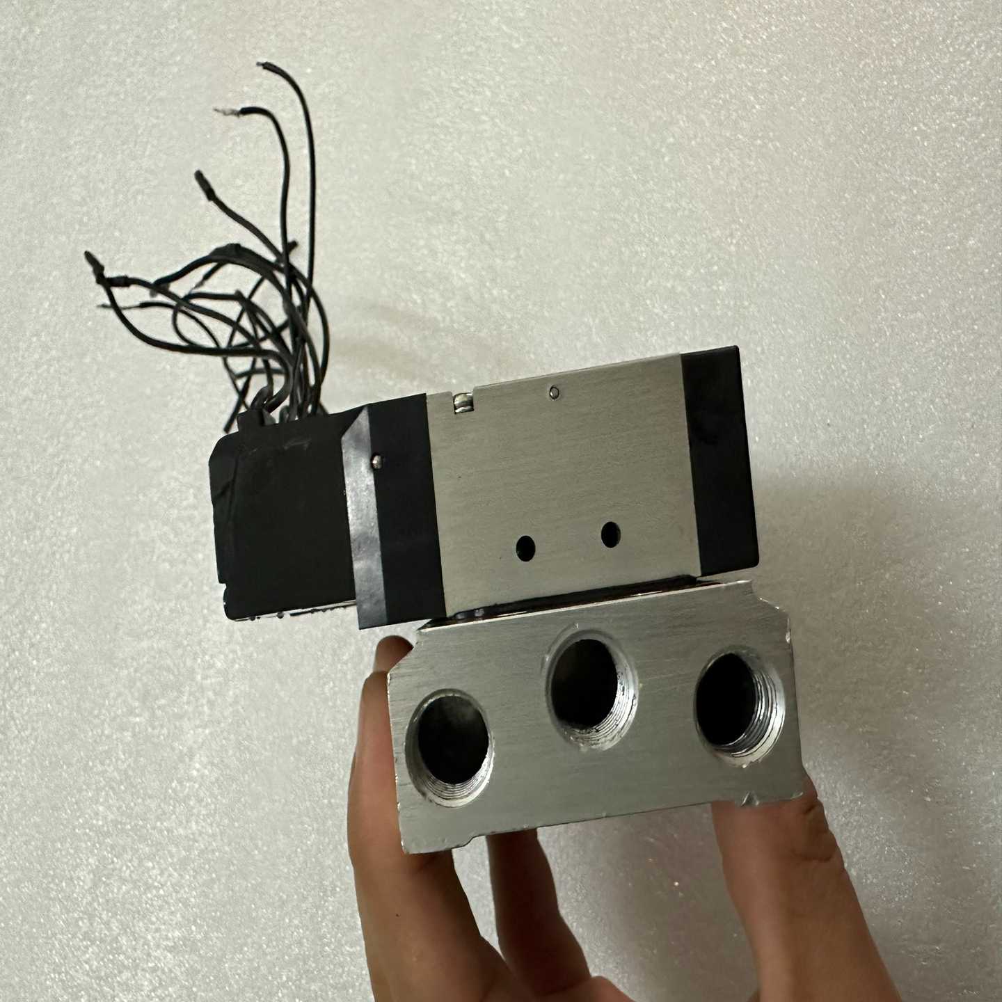 询黑田电磁阀RCS2413-01-D24,DC24V,有, - 图0