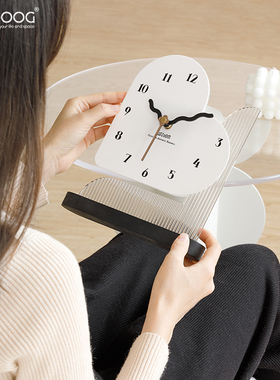 EMITDOOG心形座钟客厅装饰品家居入户玄关电视柜创意办公桌面摆件