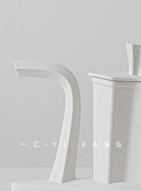 样房轻奢欧式优雅简约白色瓷茶壶摆件板间陶客厅卧室书装BL2309饰