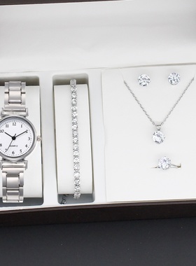 经典时尚六爪镶钻吊坠礼盒装