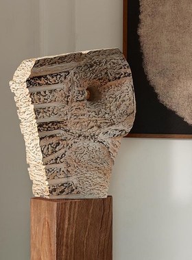 形上中古风雕塑装置Nonrma Flanagan复刻原始力量实木墩子底座摆