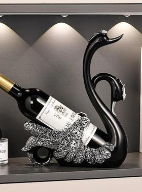 轻奢高档客厅家居玄关餐边电视柜酒柜装饰品红酒架黑天鹅摆件创意