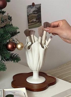 高级感化妆刷收纳筒桌面创意笔筒陶瓷小众家用装饰摆饰