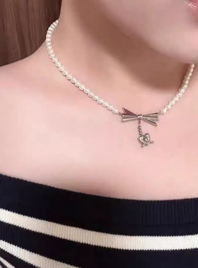时尚设计珍珠蝴蝶结吊坠项链轻奢简约气质精致个性百搭锁骨链女