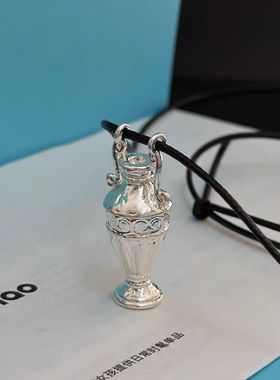 小众设计高级感银色花瓶图案搭配黑色皮蜡绳项链个性时髦项链女