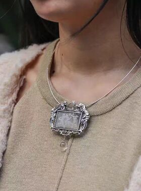 复古雕刻人物装饰细链颈链小众复古风精致款日常穿搭时尚个性饰品