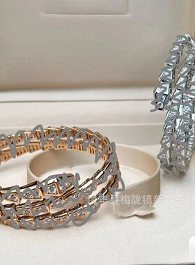 宝家高版本光面头尾钻镶钻满钻手镯精雕弹簧蛇骨手环弹力蛇形手饰
