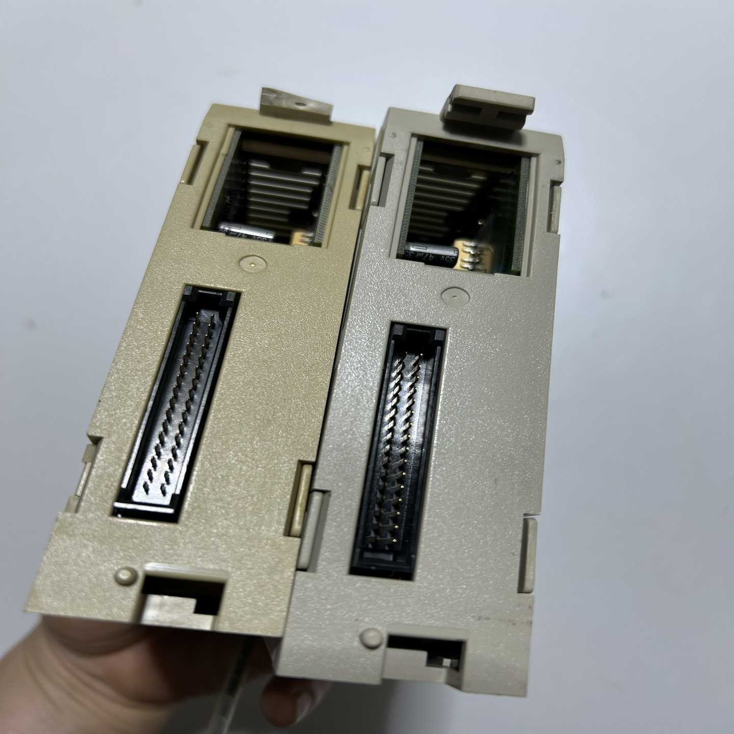 出闲置的OmronC200H-DA002模块,原装正品拆机--议价商品 - 图1