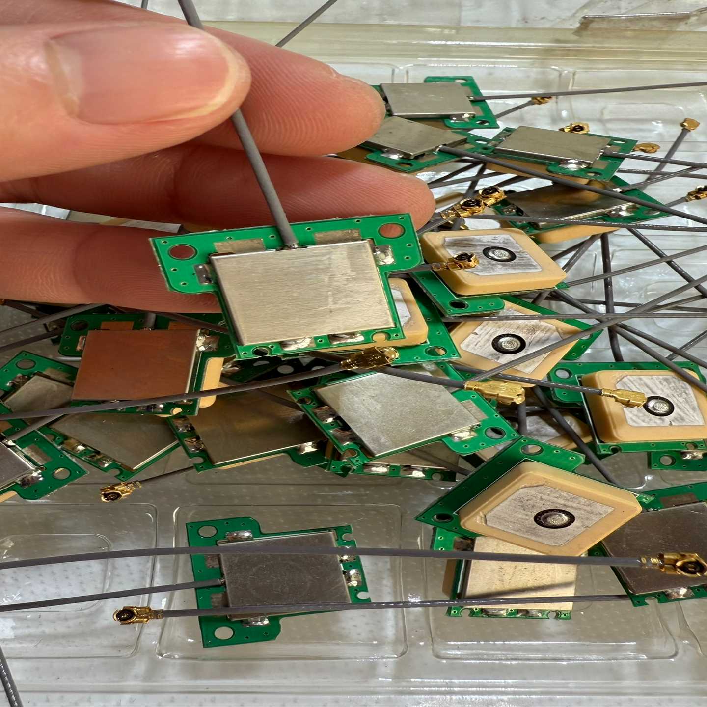 gps陶瓷天线,其中全新50只,二手拆机150只,打包出(2--议价商 - 图0