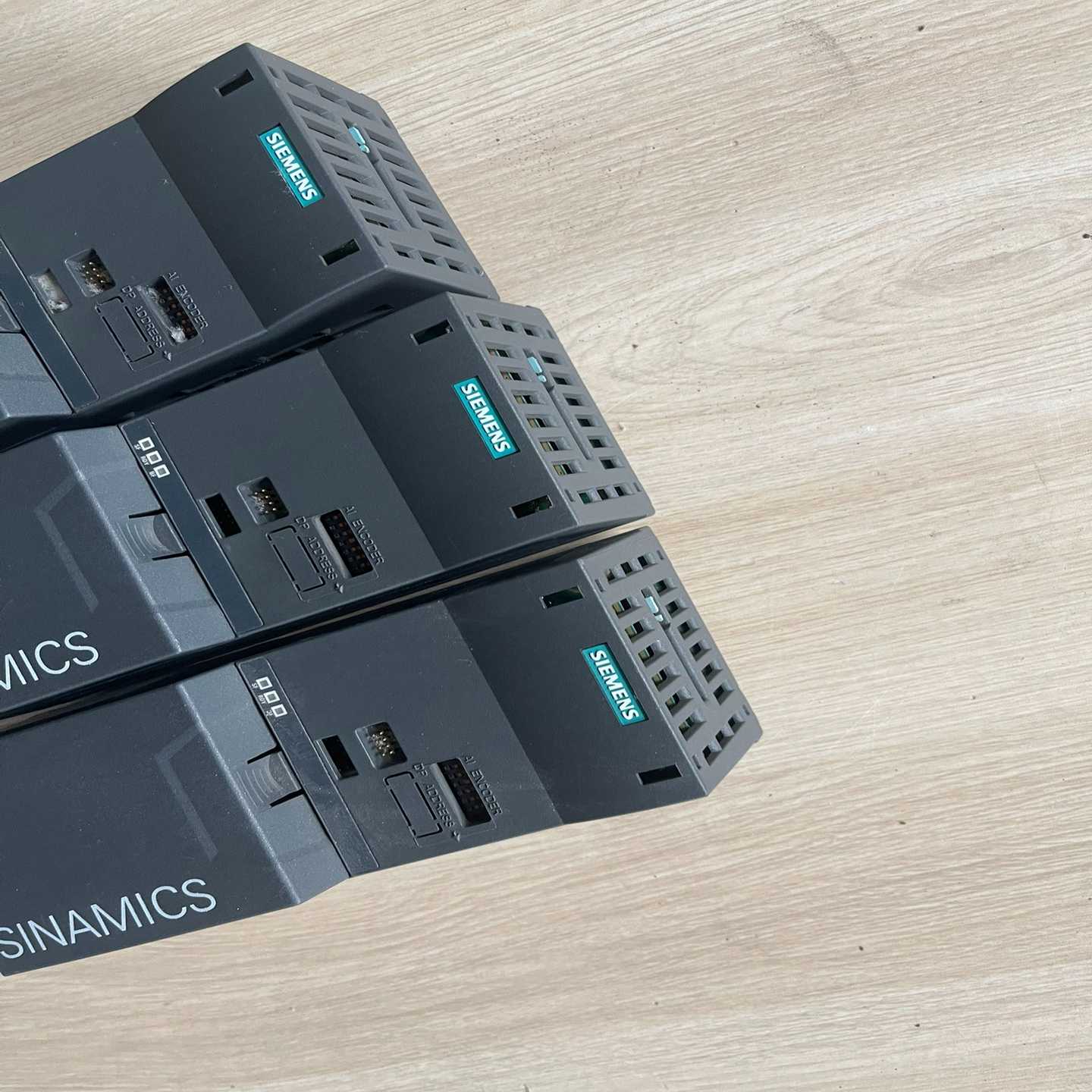 西门子变频器控制单元6SL3244-0BA20-1PA0-议价 - 图0