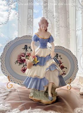 现代欧式家居简约人物装饰品客厅酒柜摆件陶瓷工艺品生日礼物新款