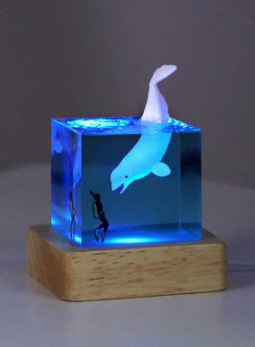 海洋鲸鱼桌面摆件创意立方树脂小夜灯小众减压治愈系走心生日礼物