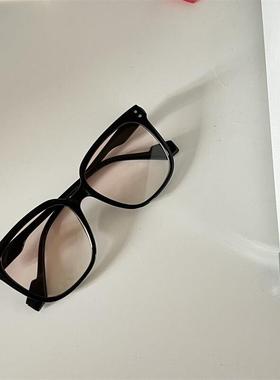 白框墨镜女级感夏潮方圆脸