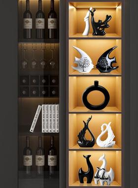 现代简约陶瓷摆饰家居饰品酒柜电视柜装饰品创意桌面客厅对鱼摆设