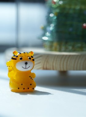 卡通招财虎摆件淄博琉璃办公室家居桌面摆设创意汽车载装饰品礼物