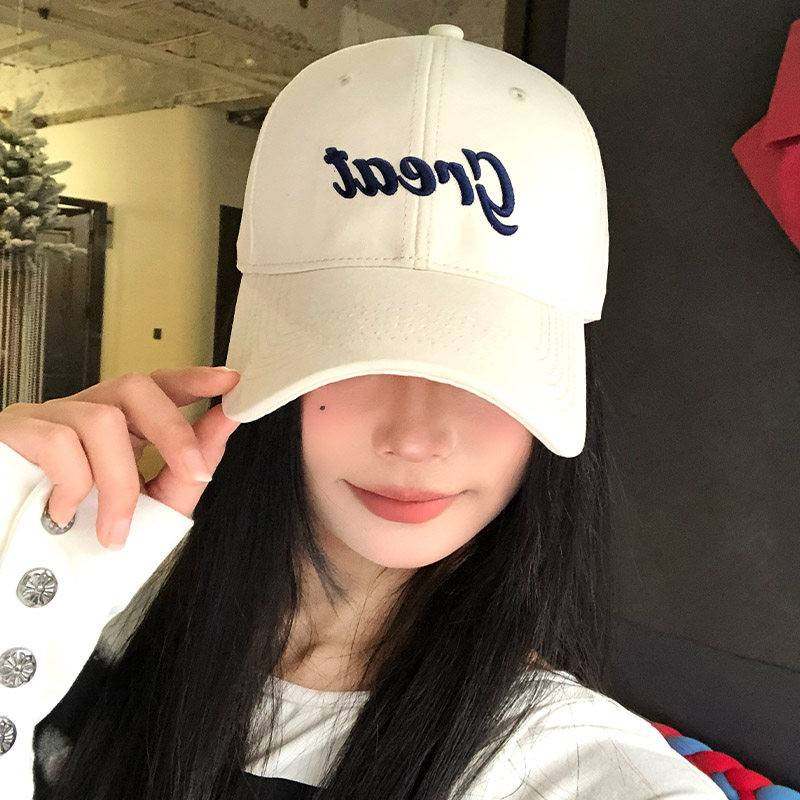 米白色字母刺绣棒球帽女款春夏百搭显脸小大头围鸭舌帽子2026新款,淘宝优惠券,粉丝福利购,淘宝优惠卷