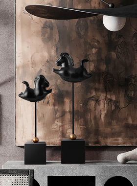 现代新马北样板间客厅电视酒柜几何别墅玄关软装饰品