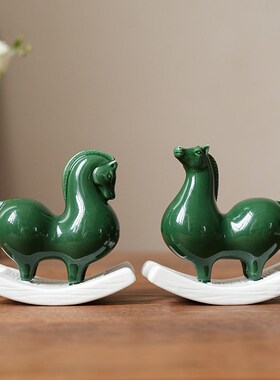 陶瓷小绿马爱摇摇马国风小唐马创意书房办公桌面解压装饰品
