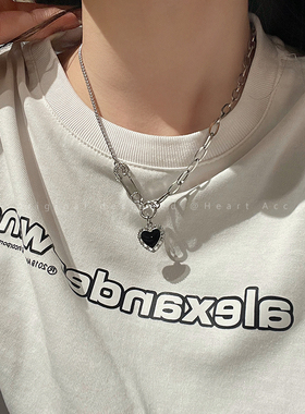 黑色爱心嘻哈钛钢项链女夏季轻奢颈链小众高级感配饰甜酷风锁骨链