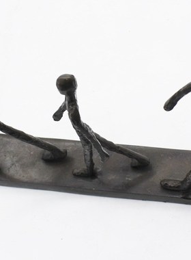 欧式铸铁行走的三口之家摆件家居复古装饰工艺品办公室摆饰软饰品