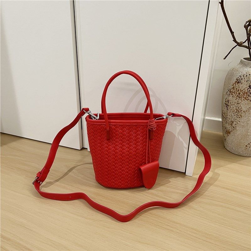 小脏柜 2025新款时尚编织手提B小巧水桶包高级质感单肩斜挎女包包,淘宝优惠券,粉丝福利购,淘宝优惠卷