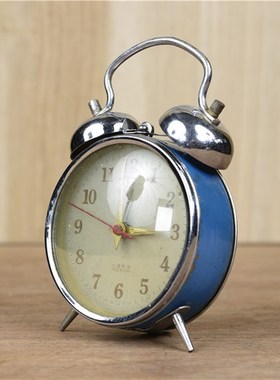 老式机械发条小闹钟n老钟表装饰摆设收藏怀旧橱窗电影道具老物件