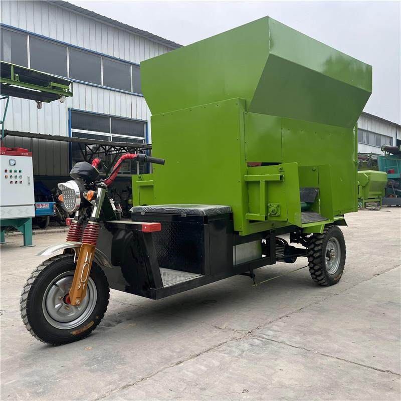 养殖用双出料撒料车移动式刮板出料抛草车五立方牛棚运草投喂设备,淘宝优惠券,粉丝福利购,淘宝优惠卷