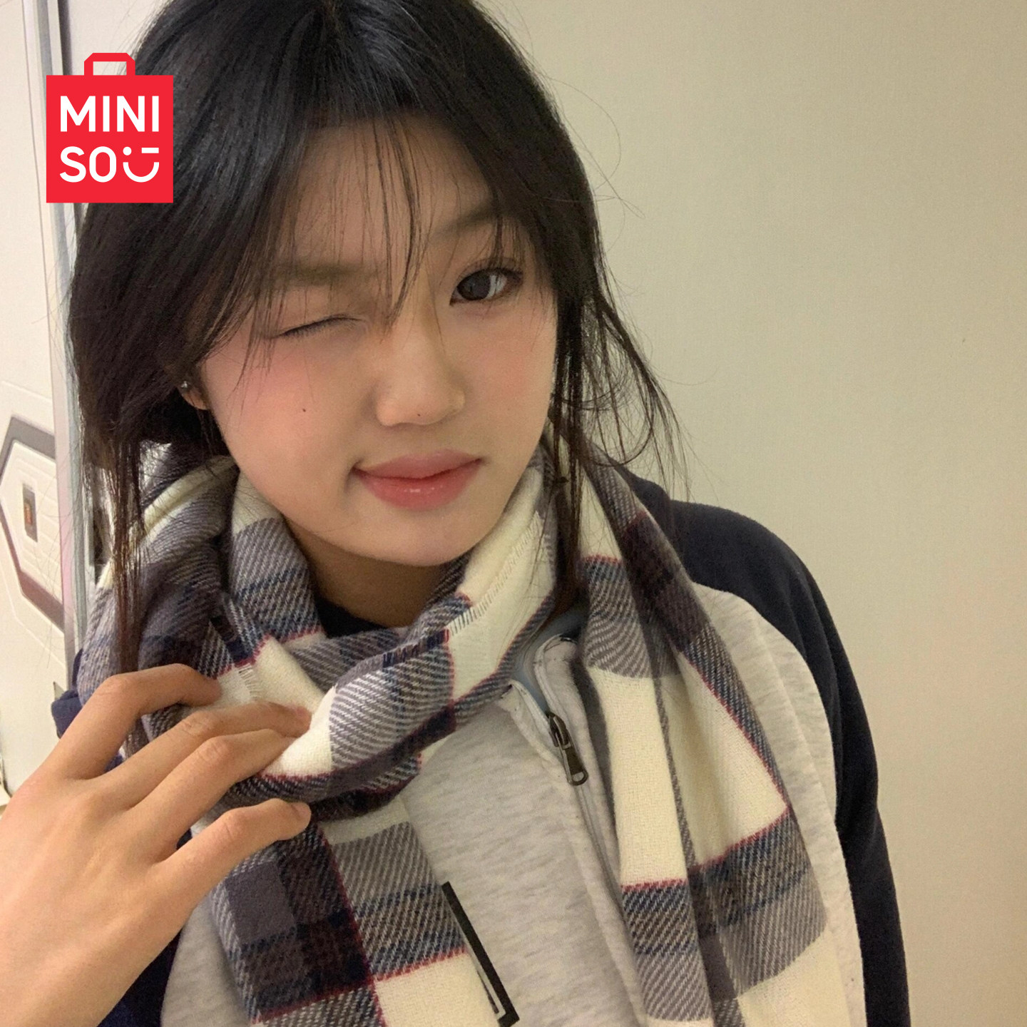 MINISO名创优品围巾秋冬季2025新款英伦风保暖加厚情侣围巾男女款