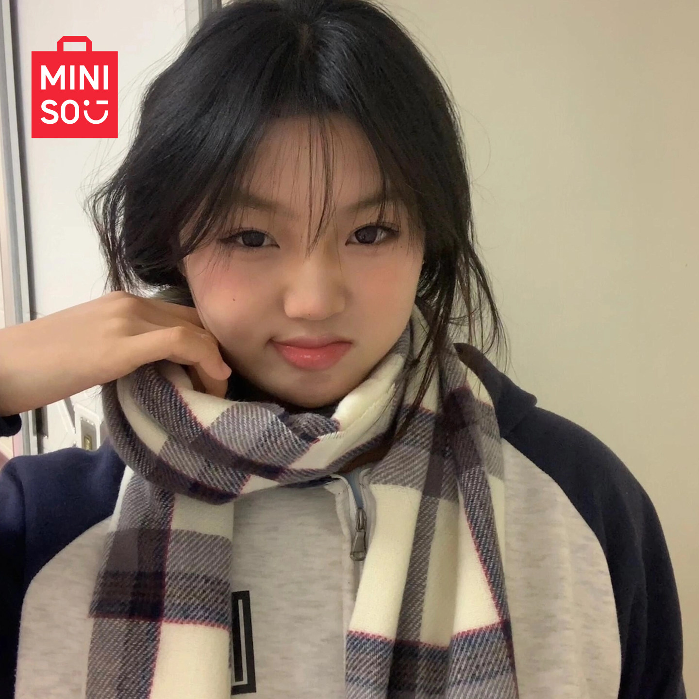 MINISO名创优品围巾秋冬季2025新款英伦风保暖加厚情侣围巾男女款