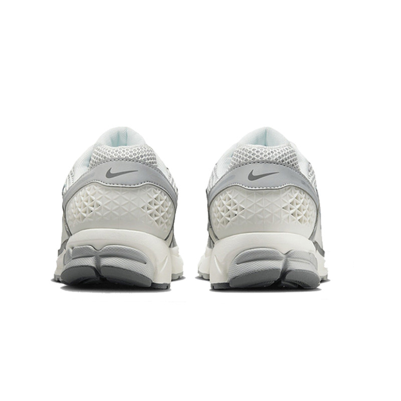 滔搏NIKE耐克男鞋ZOOM VOMERO 5运动休闲鞋IM2219-121,淘宝优惠券,粉丝福利购,淘宝优惠卷