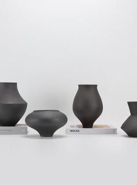 现代简约手工陶瓷花瓶磨砂黑花器新中式样板房餐桌玄关艺术摆件