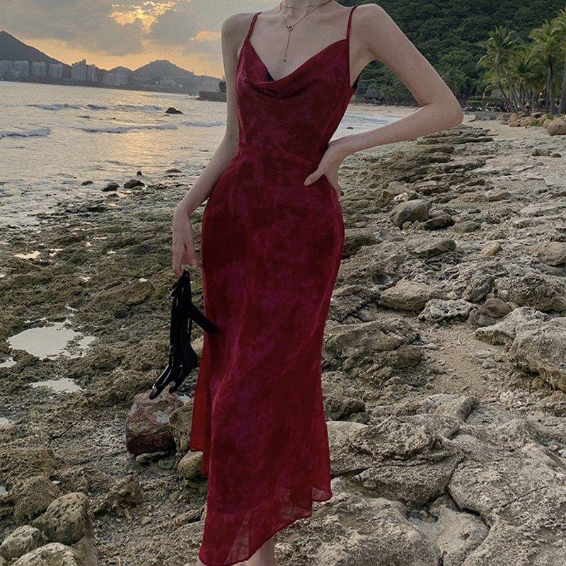 红色性感度假风吊带连衣裙法式轻奢小众夏季气质生日宴会礼服长裙,淘宝优惠券,粉丝福利购,淘宝优惠卷