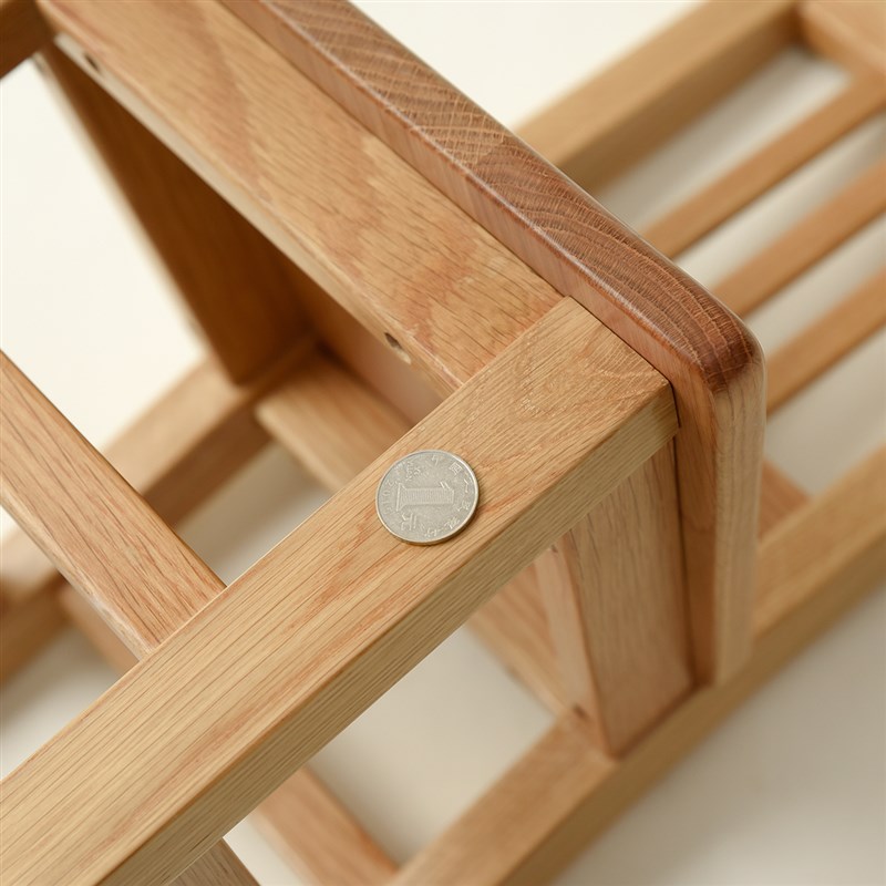 Shipped: a table with four small benches, a small beech wood square table and small chairs, a five-piece children's table, chair and dining table set