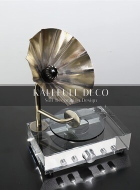 简约现代欧式样板间卧室飘窗组合摆件水晶留声机茶几软装搭配饰品